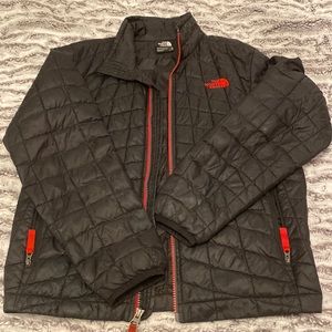 Boys, M(10/12), quilted jacket. The North Face. Black. Very gently worn.